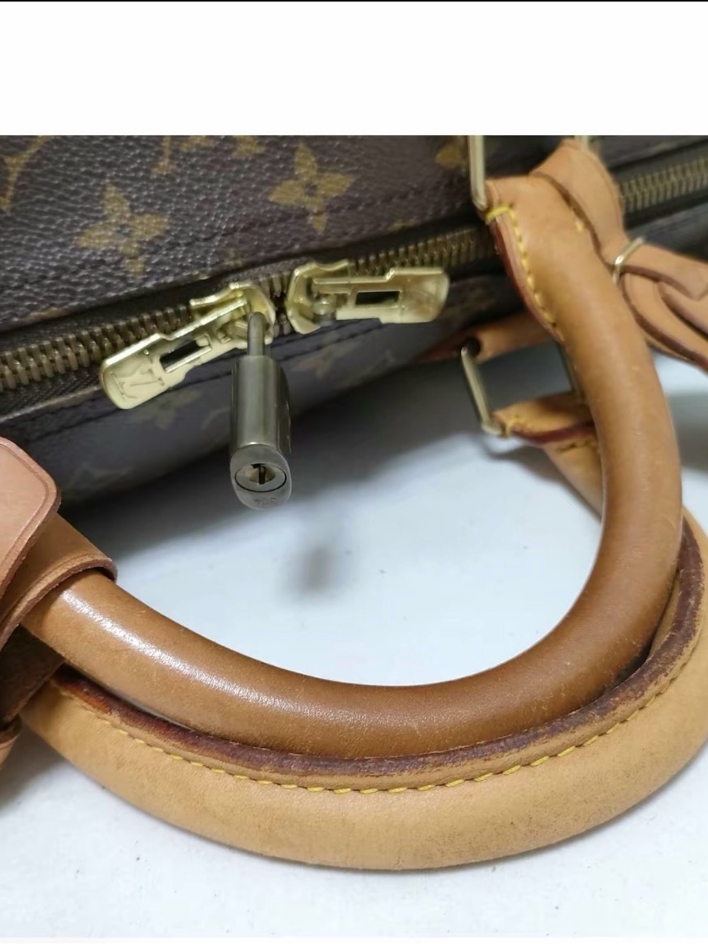 Louis Vuitton Monogram Duffel Bag in Brown and Tan Leather - Picture 5 of 6